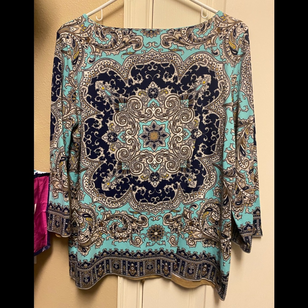 Women’s top Charter’s Club size L